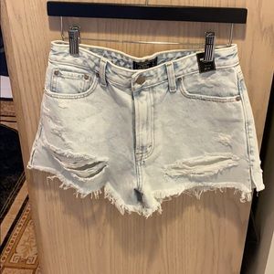 ABERCROMBIE / NWT HIGH RISE SHORTS